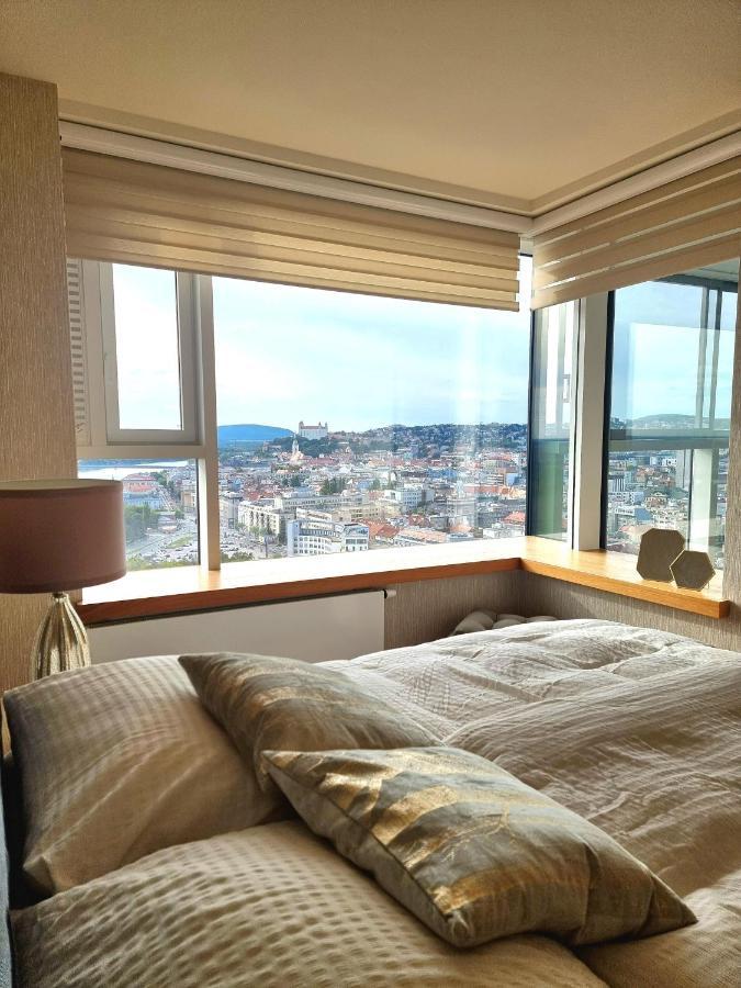 Majestic Golden View Apartment Bratislava Exterior photo